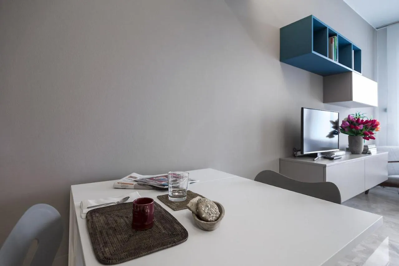 Contempora Apartments - Elvezia 8 - E14 Milan Italy